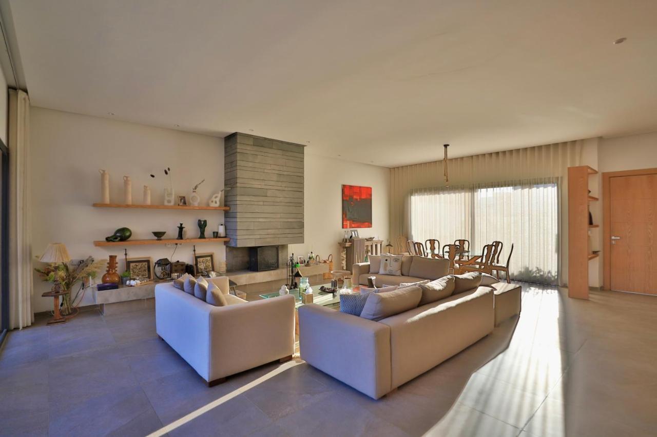 Moon House Villa Ville Nouvelle Exterior photo