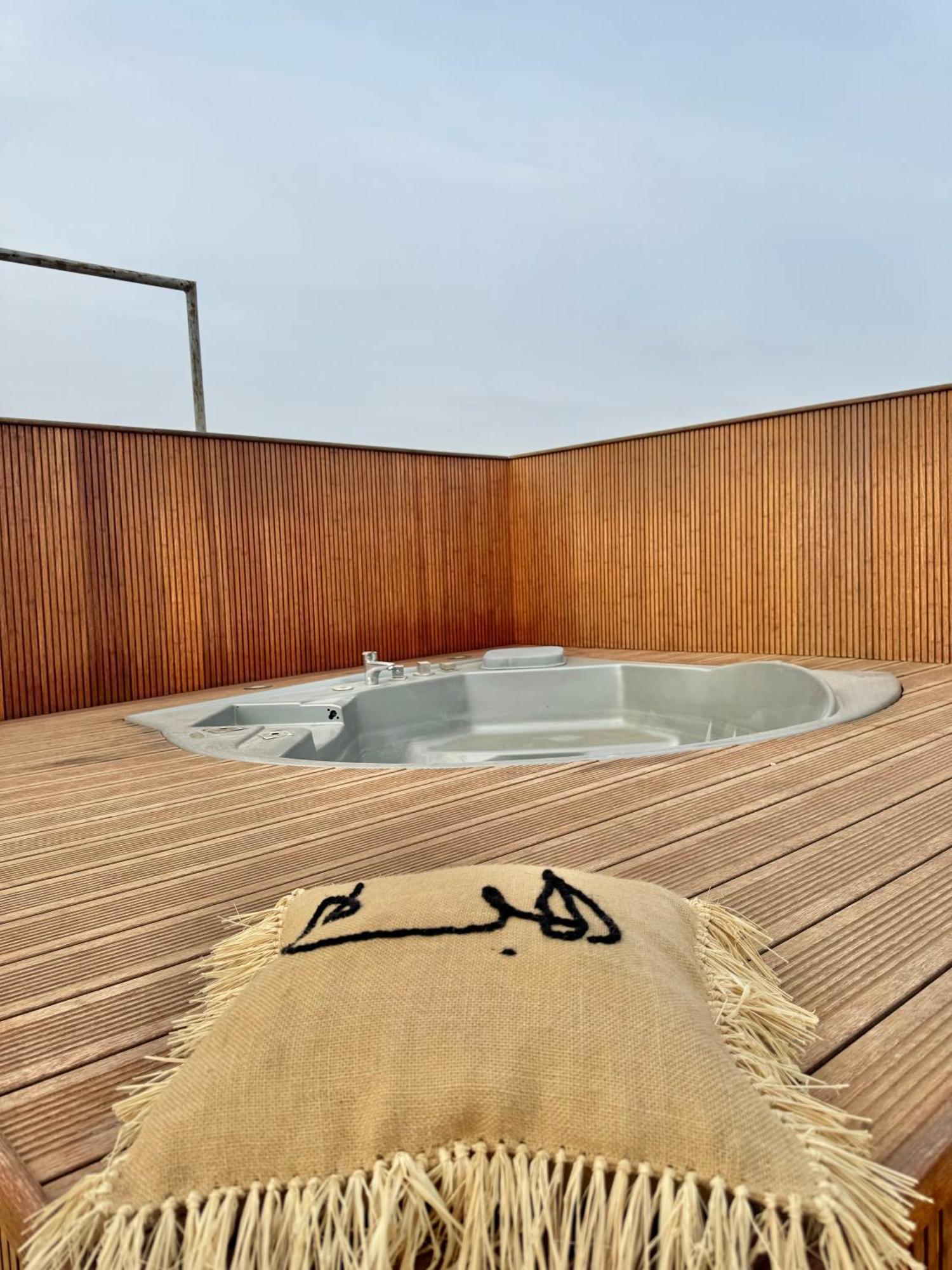 Moon House Villa Ville Nouvelle Exterior photo